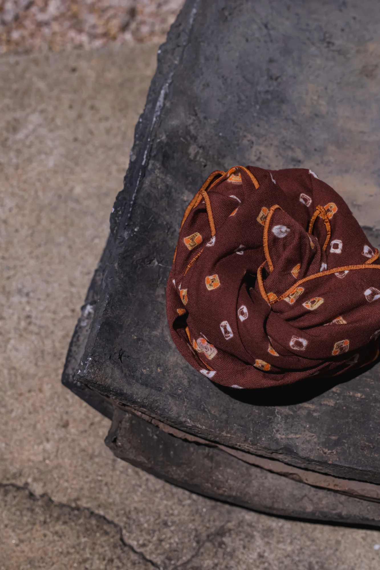SOOM Natural-Dye Fabric tapestry & scarf -Eartha 2