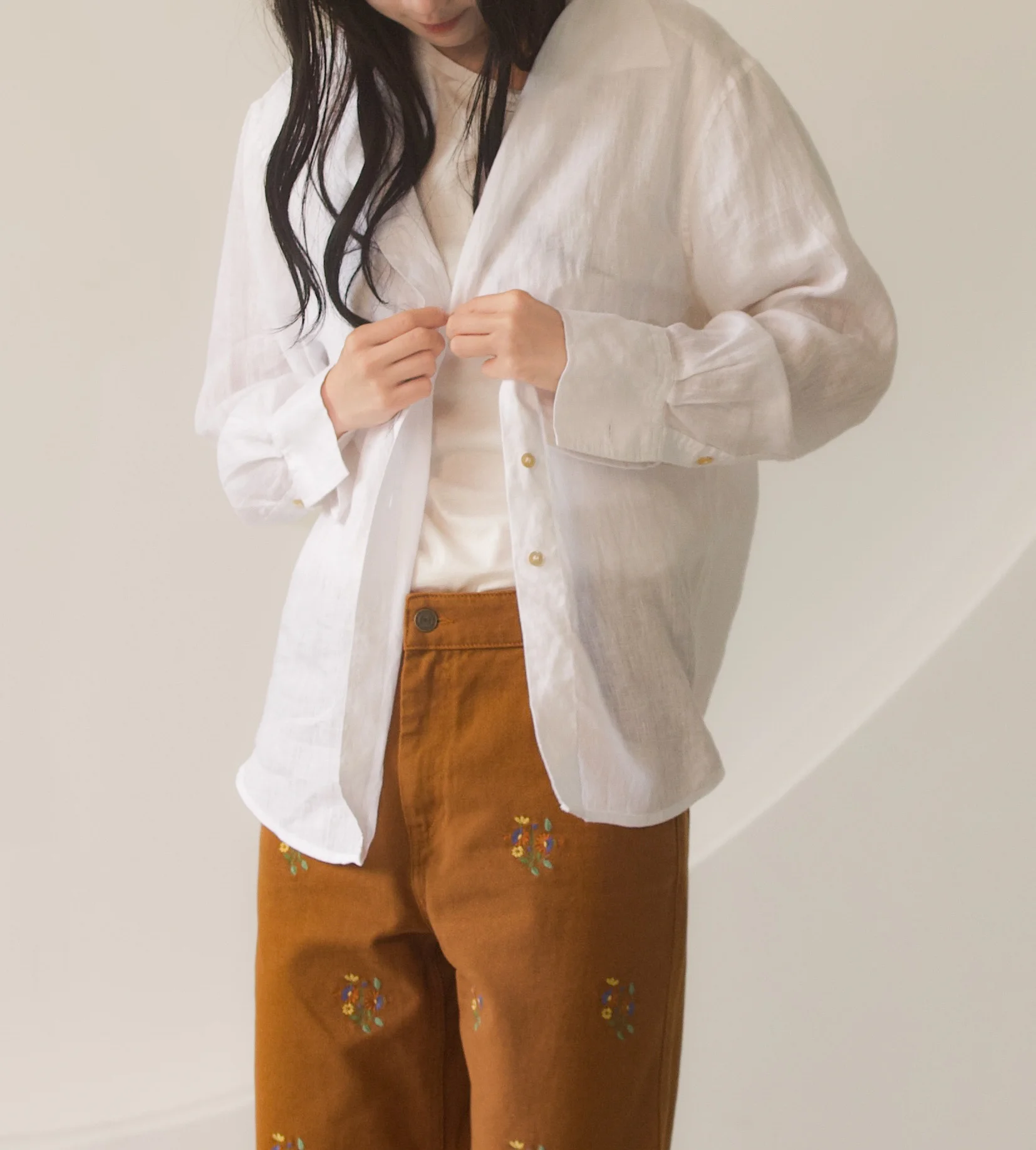 The Timeless Linen shirts-L'ESSENTIAL 5