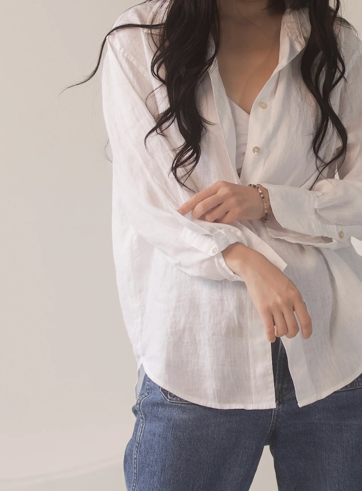 The Timeless Linen shirts-L'ESSENTIAL